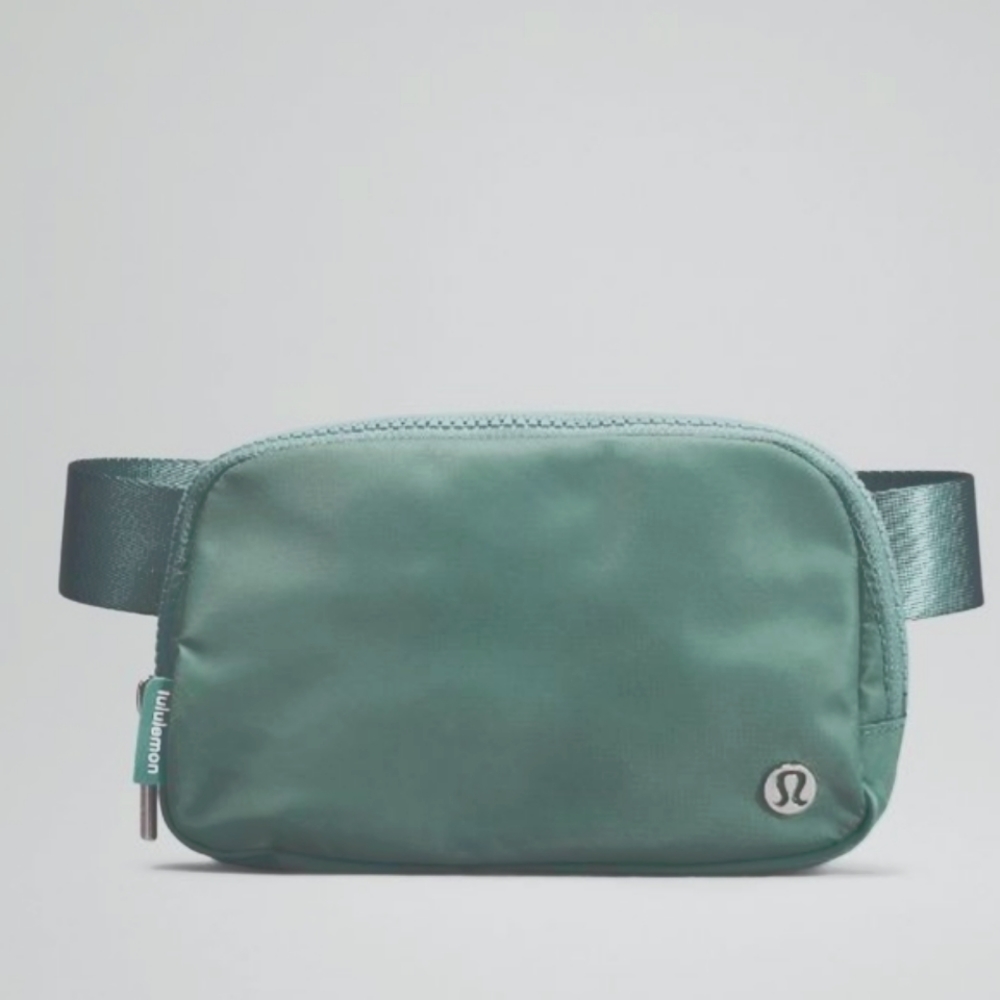 Lululemon Everywhere Belt Bag Tidewater Teal Silver logo NWT - Picture 4 of 4